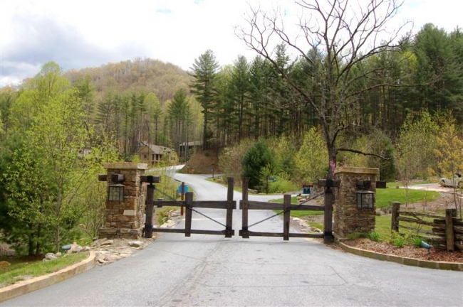 Bear Lake Reserve Real Estate For Sale in Tuckasegee, NC